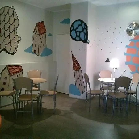 Zinc Old Town Hostel *